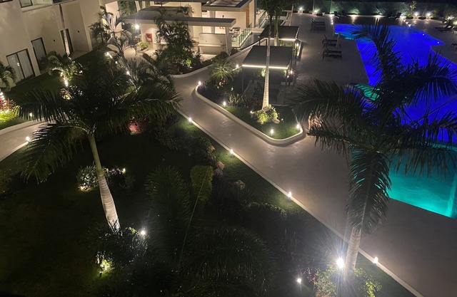 Condo/hotel 8 minutes to beach and center