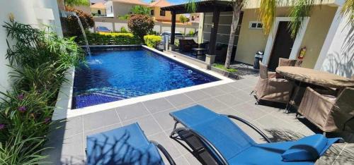 Condominio Elegante en Fontana del valle 112