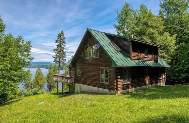 🐾Connaughton - Private log home along the South Shore of Rangeley Lake, dog friendly