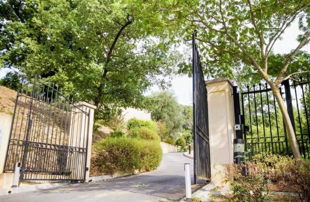 Contemporary Villa - Private Domain with Pool in Saint-Paul de Vence