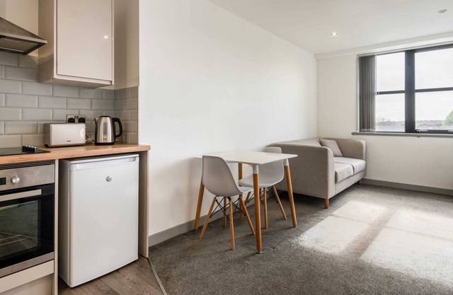 Contemporary 1 Bedroom Apartment in Barnsley