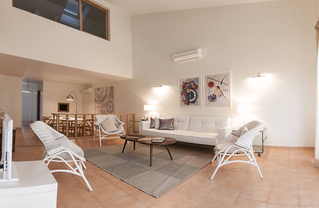 Contemporary 3 bedroom villa M3