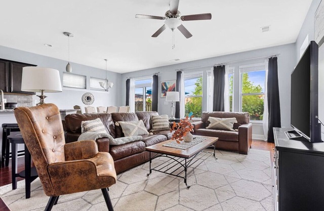 Contemporary 3BR | Mins to FT Jackson | Sleeps 7