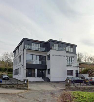 Contemporary apartment Great Location with private car park