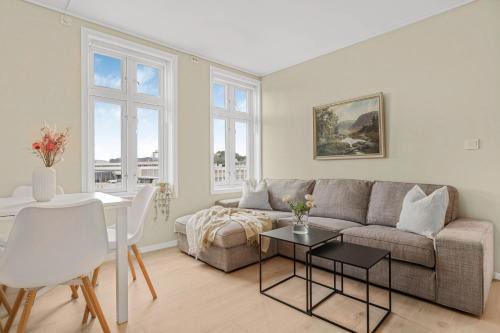 Contemporary city-apartement with views of the dock!