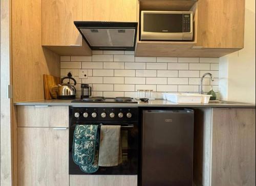 Contemporary cottage apartment