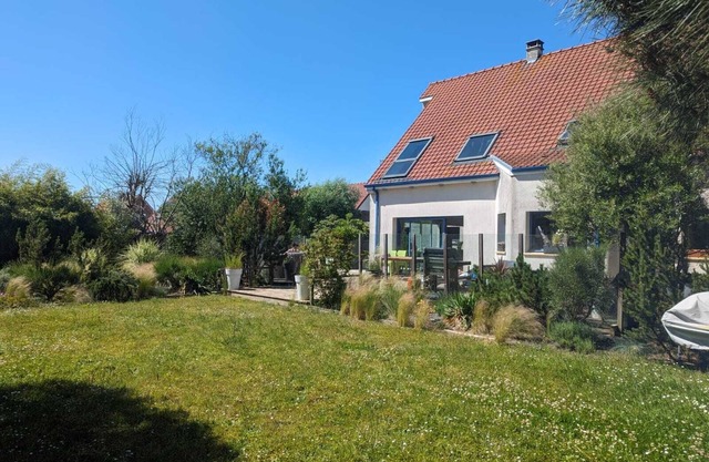 Contemporary house 240m² with outdoor JACUZZI