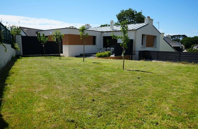 Contemporary house at the gates of Brest
