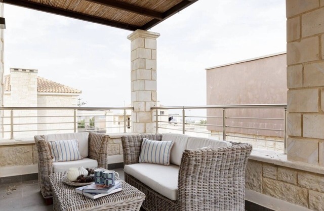 Contemporary Maisonette Apartment with sea view roof top terrace