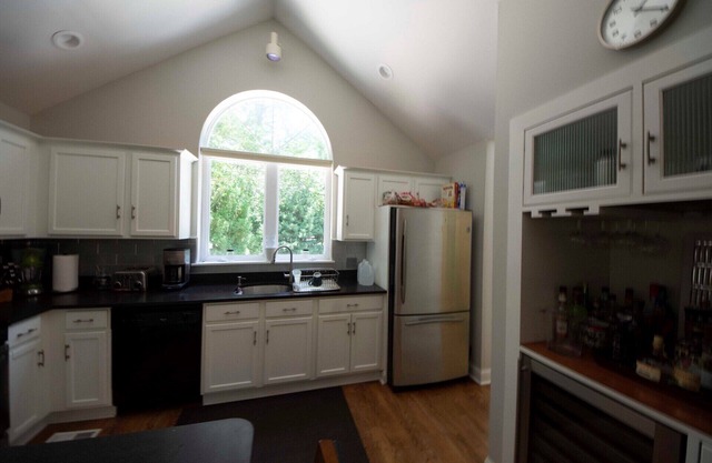 Contemporary Saltbox Hamptone Home 3 bedrooms, New 20x40 Heated Saltwater Pool