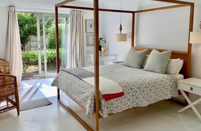 Contemporary studio stones throw to the beach