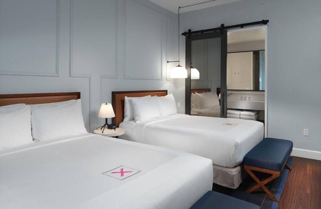 Contemporary Suite in San Francisco, Axiom Hotel, Meta Queen | 2 units