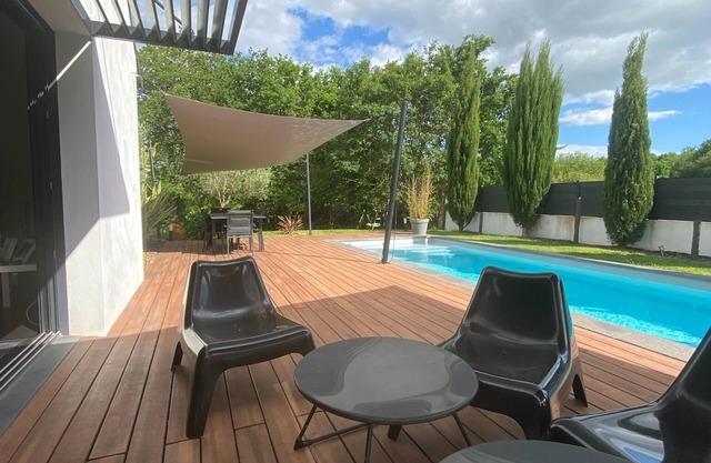 Contemporary villa with private pool close to the port of Vannes