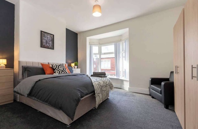 Contractor Base | 4 Beds | Redcar | Free Parking