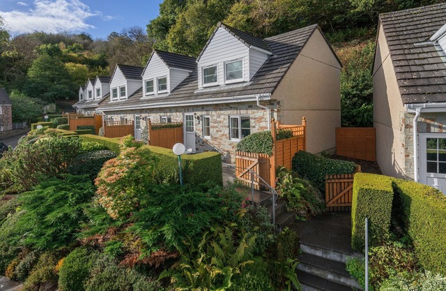 Conveniently located to explore all that Cornwall and Devon have to offer