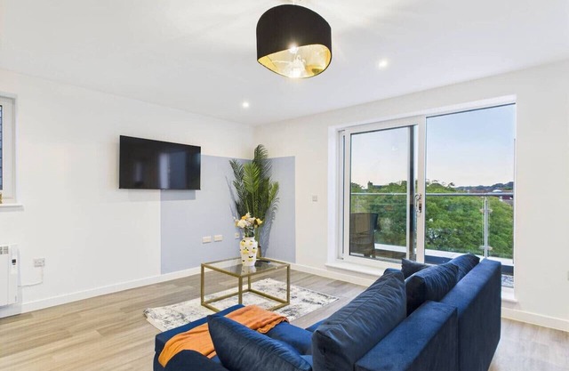 Cooden Beach | Sleeps 10 | Parking