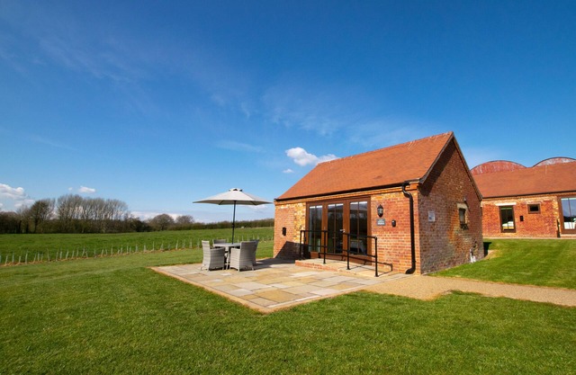 Cooks Hopper Hut - One Bedroom House, Sleeps 2