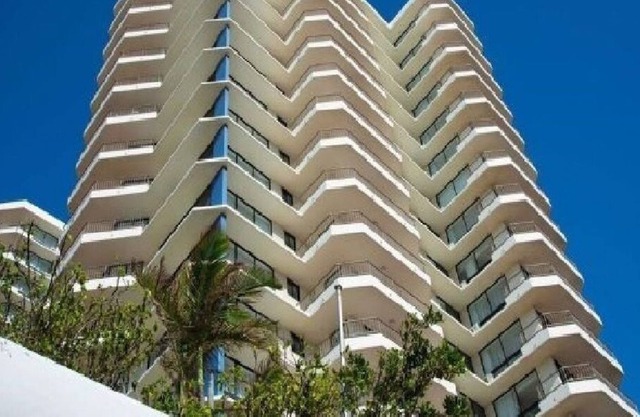 COOLANGATTA BEAUTIFUL ABSOLUTE BEACH FRONT APART AVAILABLE 5TH - 12TH JAN 2024