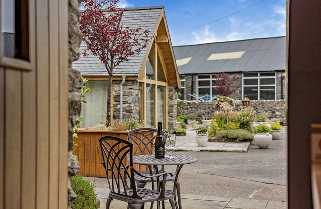 Cor Llew Coch - One Bedroom House, Sleeps 2