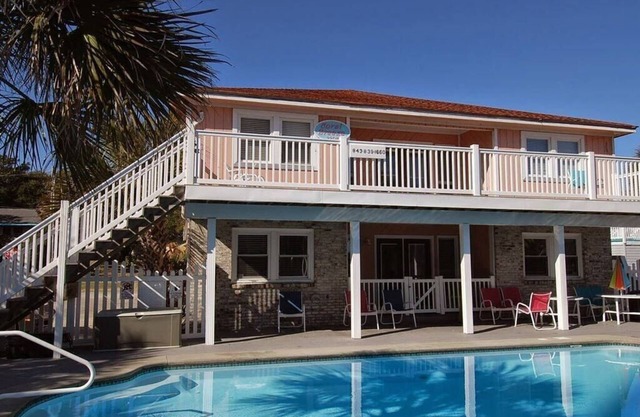 Coral Breeze: 10BR/6Bath w/Private Pool & Hot Tub