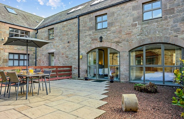 Corn Cottage - Two Bedroom House, Sleeps 4