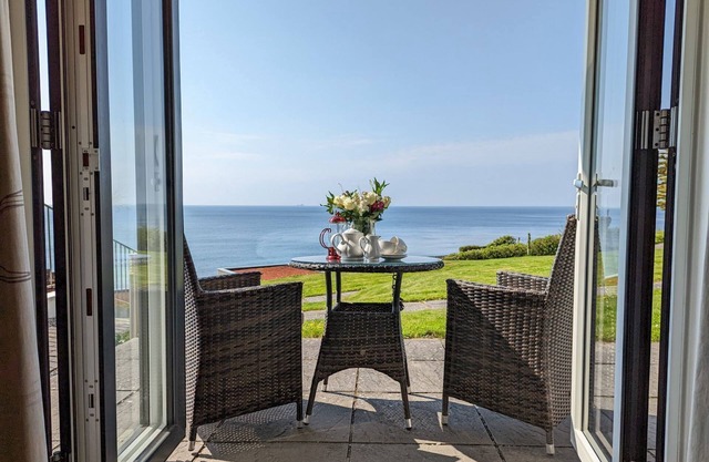 Cornish Seaside Apartment with Fantastic Sea Views