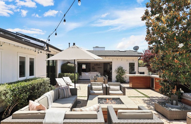 Corona del Mar single level private home with spa, close to beaches