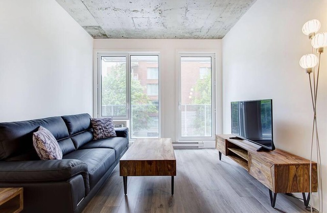 Corporate Stays | Livmore | Perfect Downtown Spot 1 BR