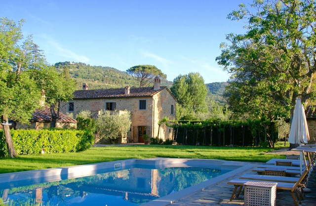 Cortona Farmhouse in Tuscany - Casa Sant'Angelo