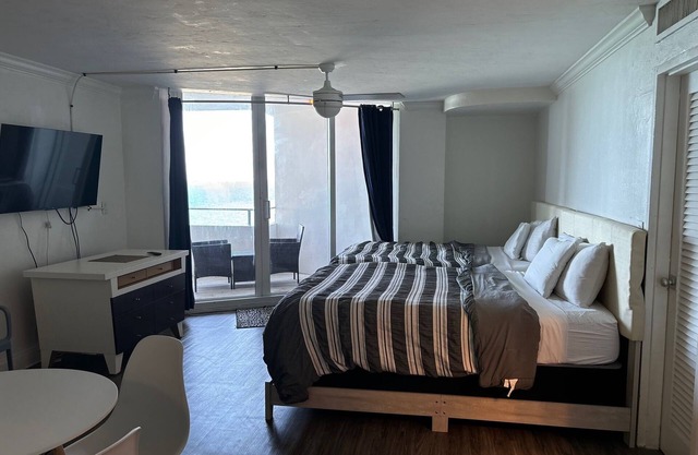 CORTUGAFestivalSpecial Seaside EfficienyHotelRoomwithDoubleBeds atThe OceanManor