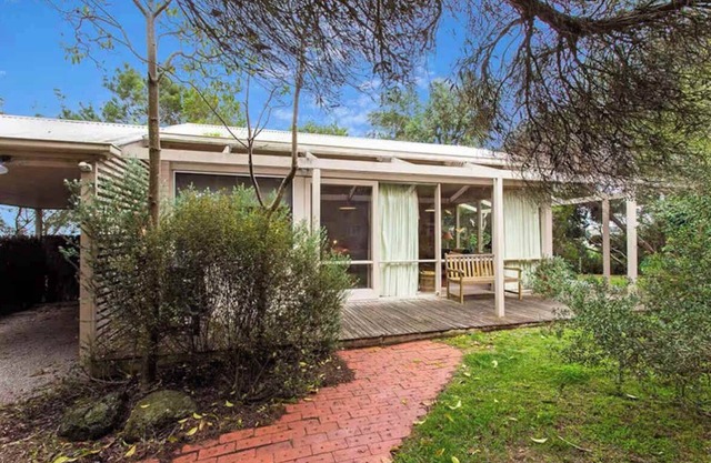 Corvus Cabin Portsea Pet Friendly