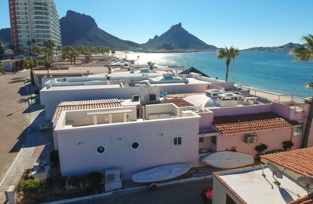 Costa Del Mar #124 - Beachfront house