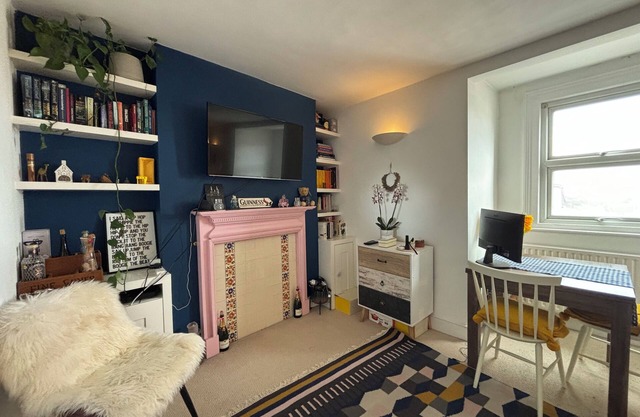 Cosy 1BD Victorian Gem in Battersea