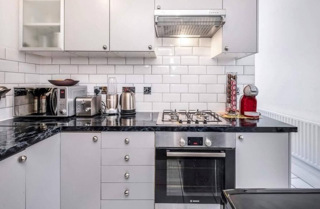 Cosy 2 Bedroom Apartment in East London