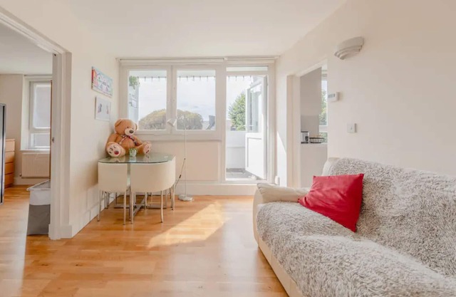 Cosy 3 Bedroom Flat in North London