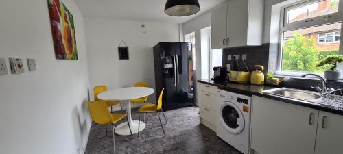 Cosy 3-bedroom house in Aspley Nottingham
