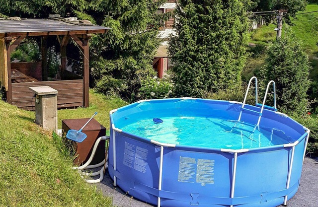 Cosy apartment in villa for 4 people with WIFI, pool, TV, patio and pets allowed