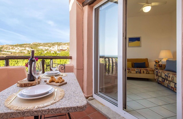 Cosy apartment for 4 people with WIFI, pool, A/C, TV, terrace and pets allowed