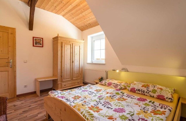Cosy apartment for 8 guests with pool, WIFI, TV, patio and pets allowed