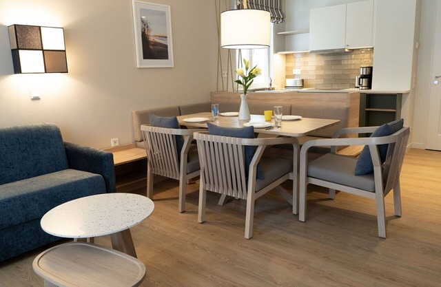 Cosy apartment for 2 people with WIFI, pool, TV, terrace and parking