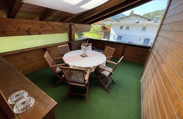 Cosy apartment for 12 people with WIFI, TV, terrace and pets allowed