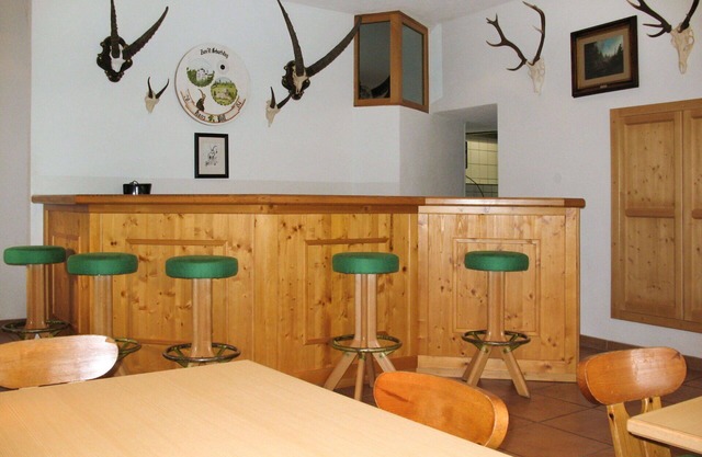 Cosy apartment for 28 people with WIFI, TV and patio