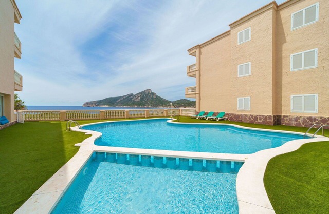 Cosy apartment for 2 people with pool, A/C, WIFI, TV and balcony
