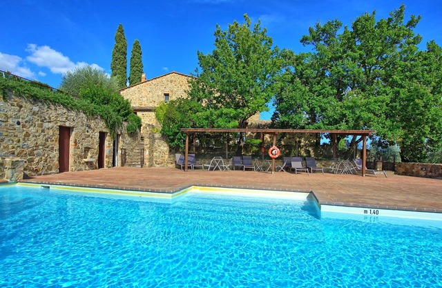 Cosy apartment for 3 people with A/C, pool, TV, pets allowed and panoramic view