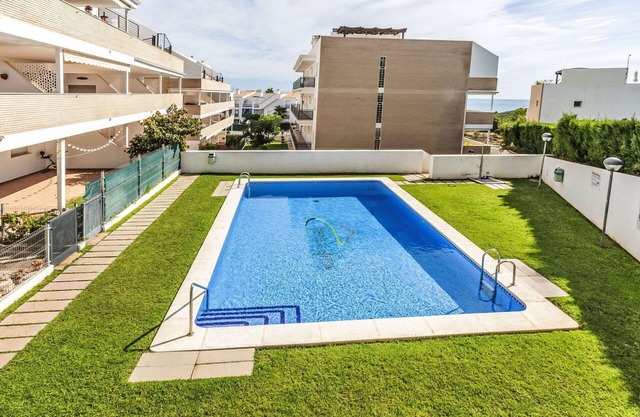 Cosy apartment for 4 guests with pool, A/C, WIFI, TV, terrace and pets allowed