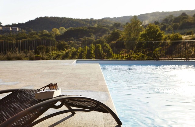 Cosy apartment for 4 guests with pool, WIFI, TV, patio and pets allowed, close to Arezzo