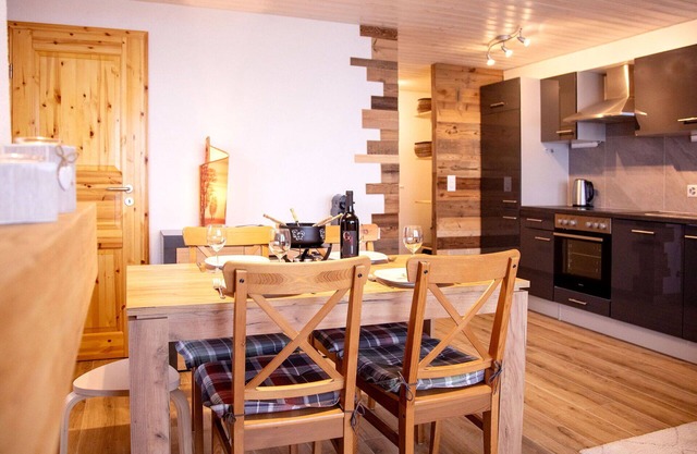 Cosy apartment for 4 guests with WIFI, TV and balcony