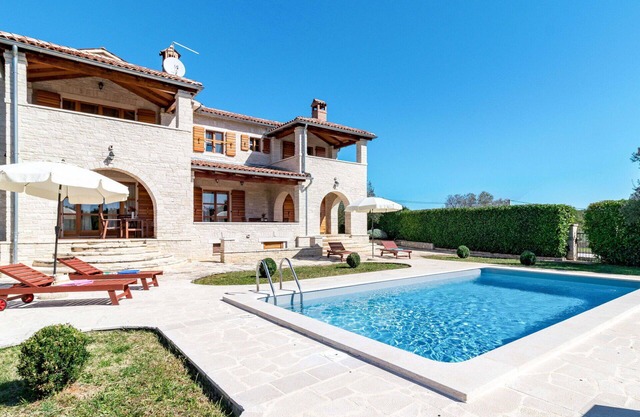 Cosy apartment for 4 guests with WIFI, pool, A/C, TV, terrace and pets allowed