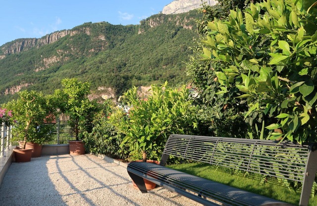 Cosy apartment for 4 people with WIFI, pool, TV and patio