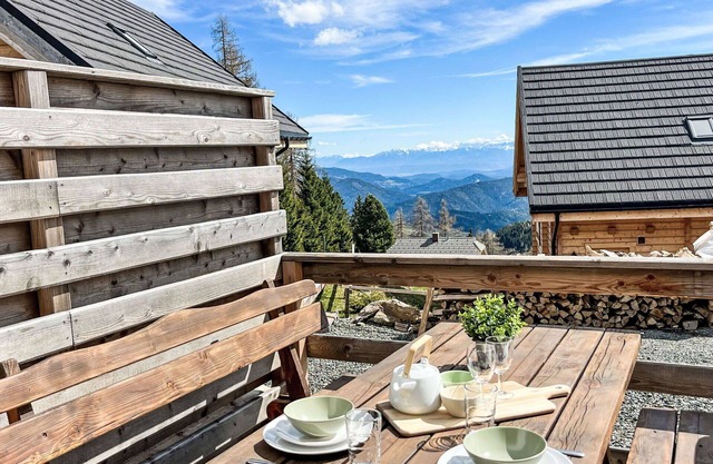 Cosy apartment for 5 people with WIFI, TV and terrace